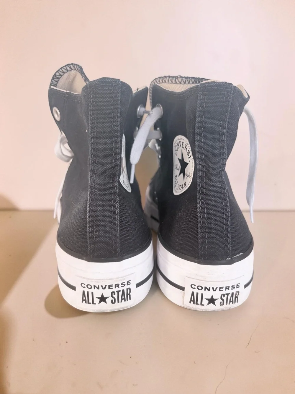 Converse Chuck Taylor High Top Platform Sneakers Size 8.5 W